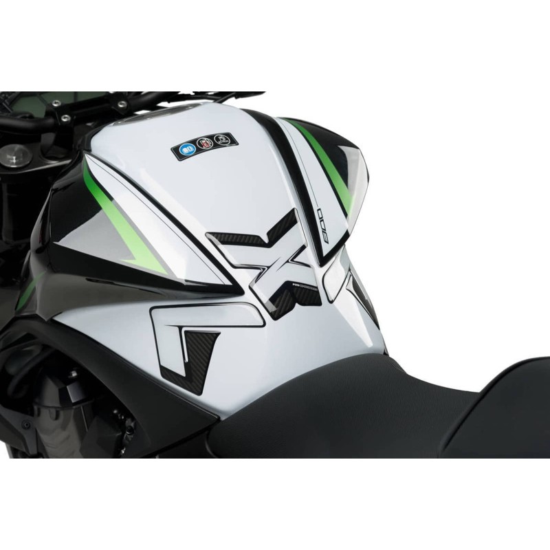 PUIG ADESIVO SERBATOIO PER KAWASAKI Z800 ANNO 13-16 COLORE CARBON LOOK