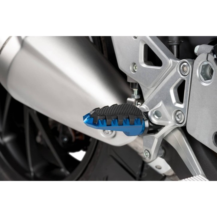 PUIG FOOTPEGS TRAIL MODEL BLUE COLOR - Dimensions: 85x51 mm. Weight: 130 gr