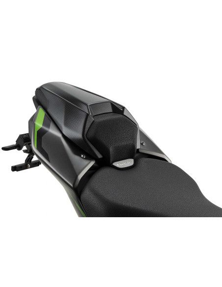 Funda de asiento trasero Puig para Kawasaki Z900 25-26 con aspecto de carbono